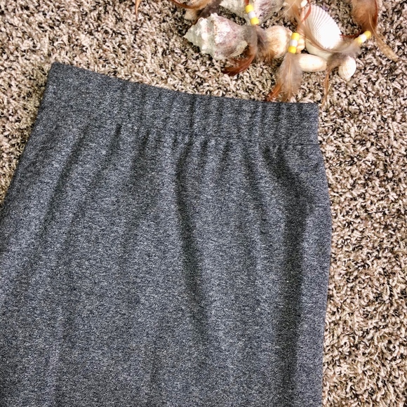 H&M gray pencil skirt - Picture 2 of 3